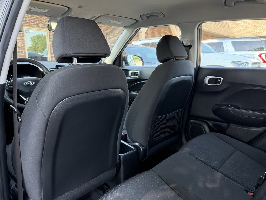 Used 2022 Hyundai Venue SE image 13