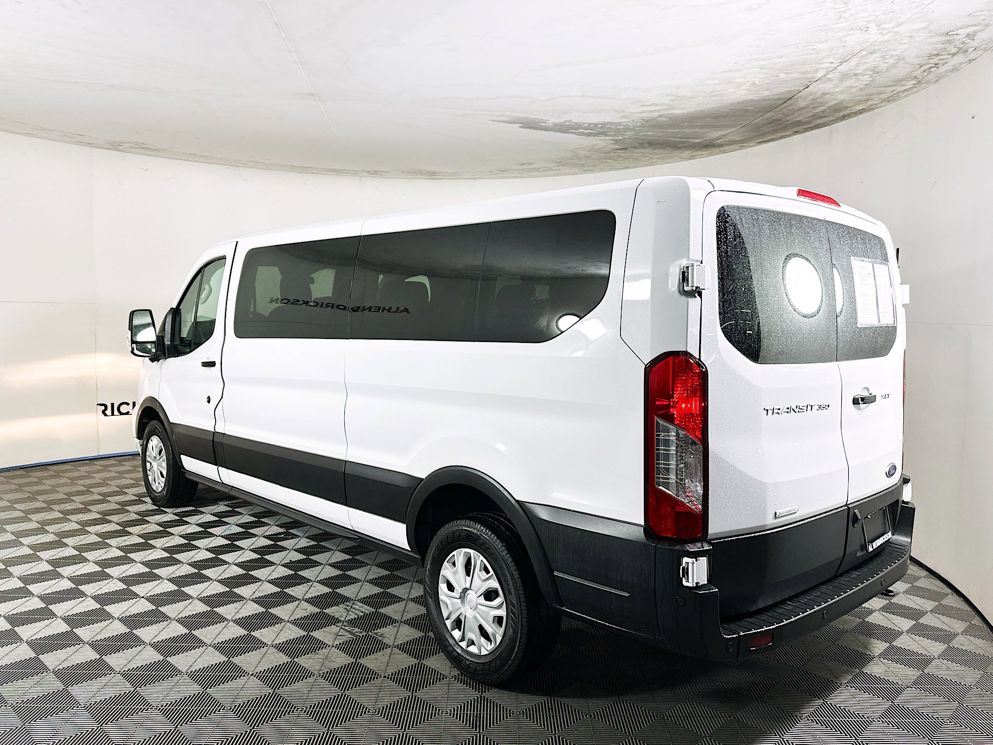 Used 2023 Ford Transit 350 XLT image 5