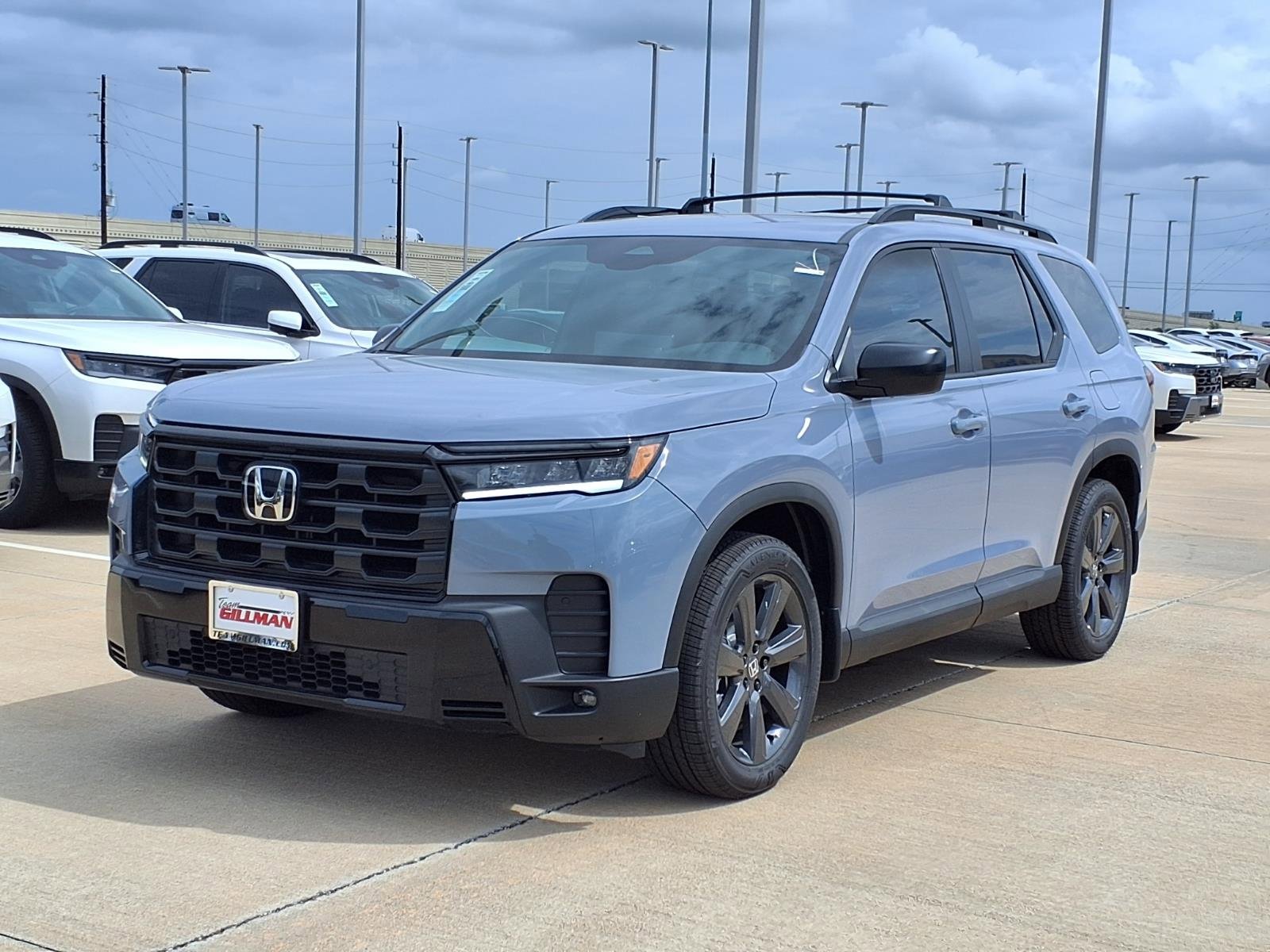 New 2026 Honda Pilot Sport image 3