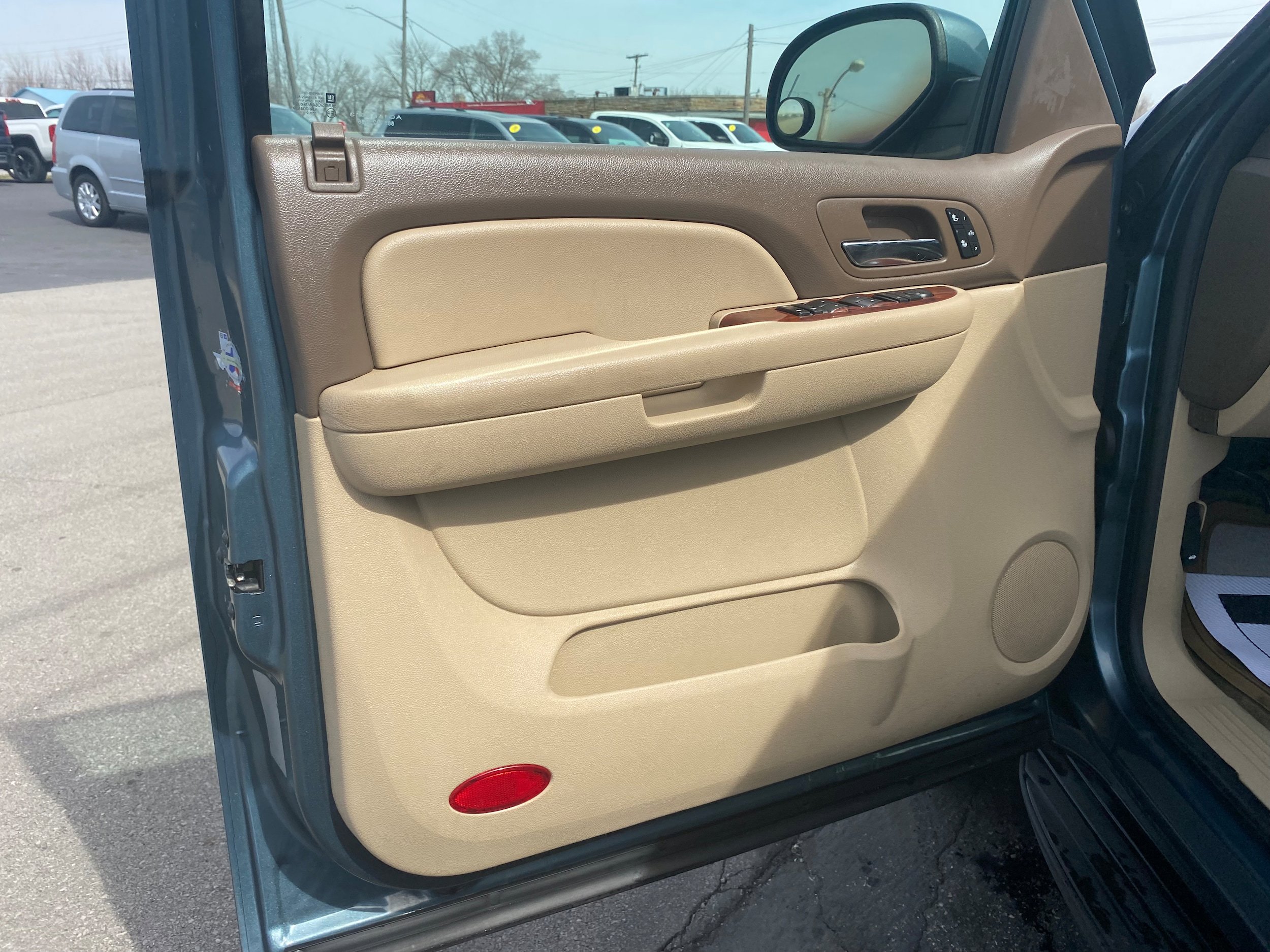 Used 2009 GMC Yukon SLT AWD/4WD image 9