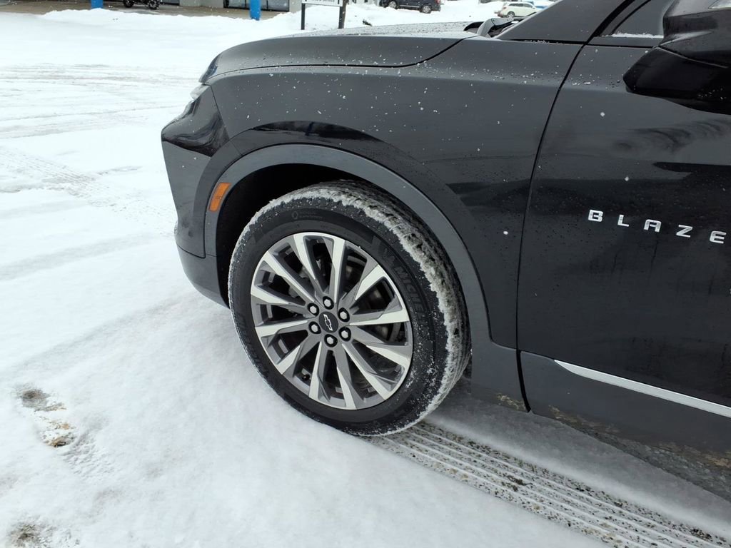 Certified 2023 Chevrolet Blazer Premier w/ Driver Confidence II Package image 12