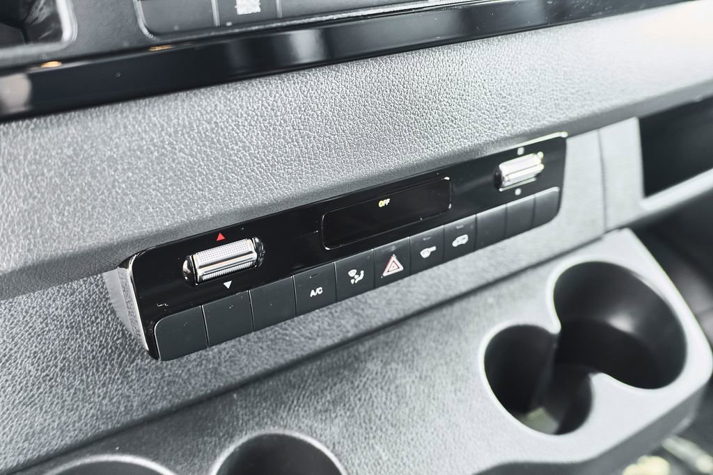 Used 2025 Mercedes-Benz Sprinter 2500 image 28