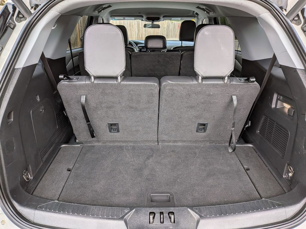 Certified 2022 Ford Explorer XLT w/ Equipment Group 202A image 13