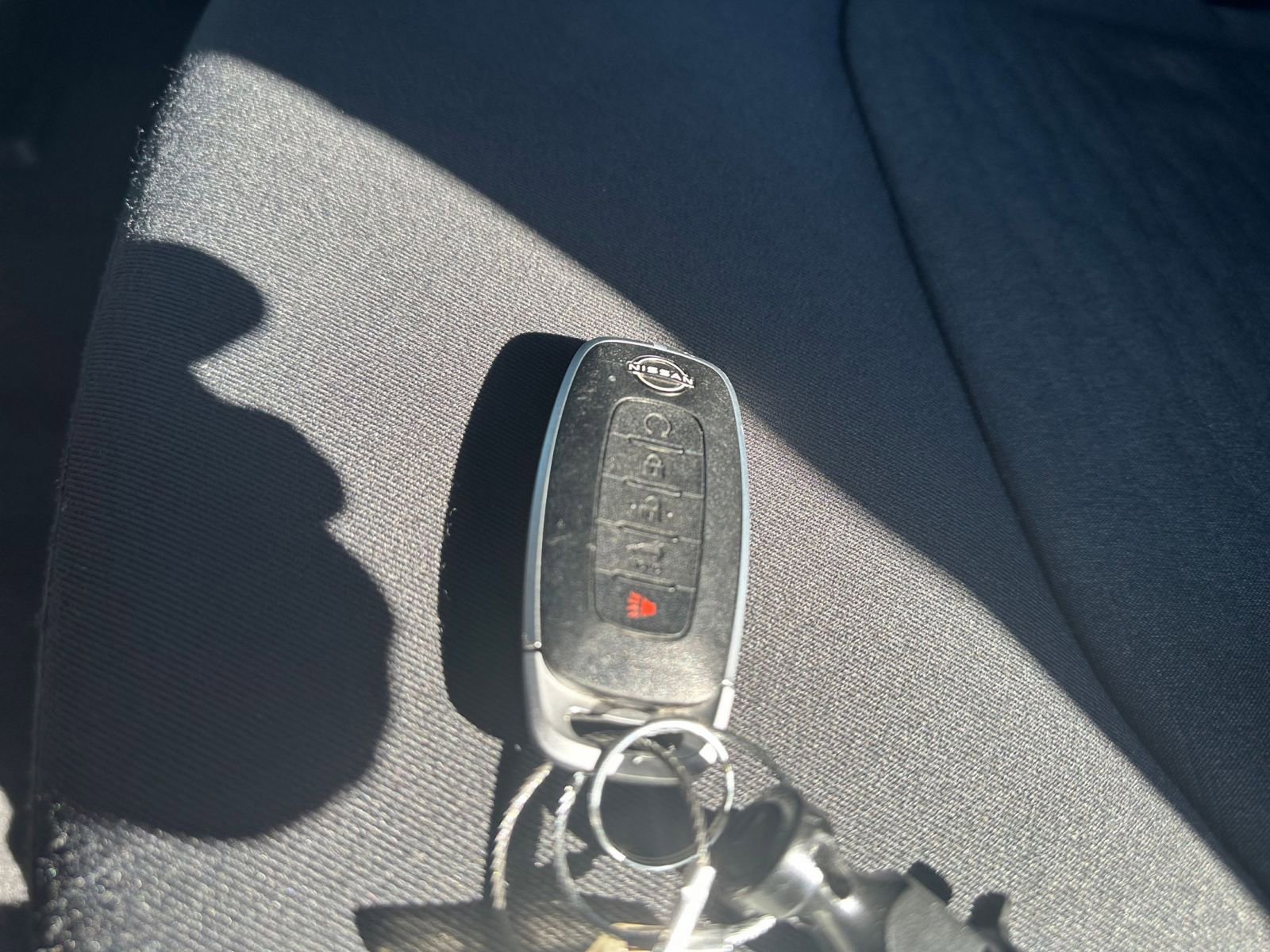 Used 2025 Nissan Pathfinder SV image 21