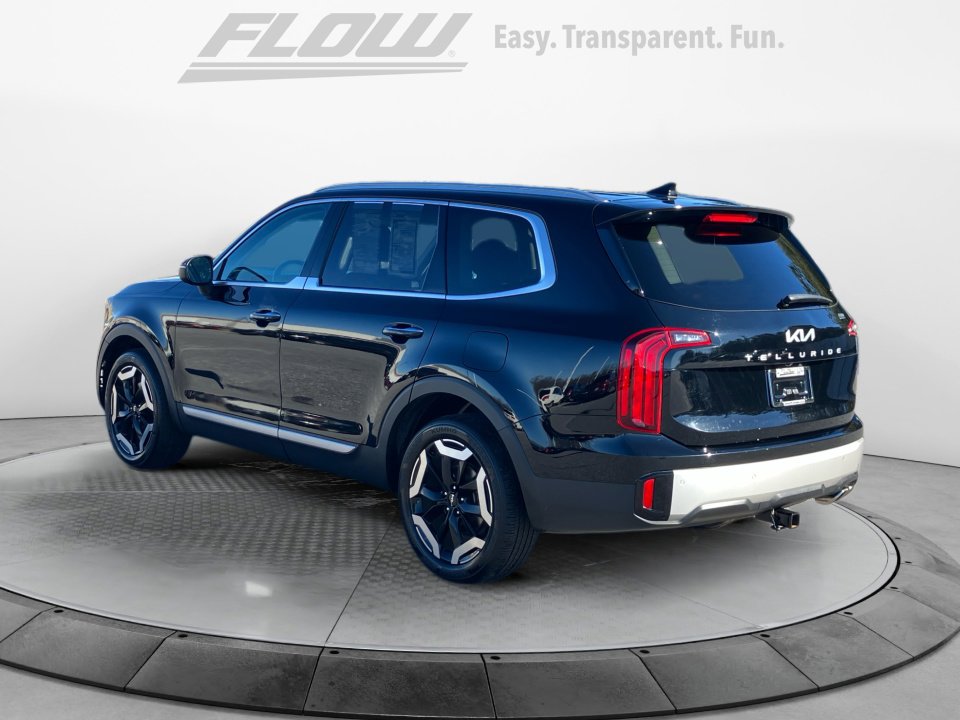 Used 2023 Kia Telluride S image 6
