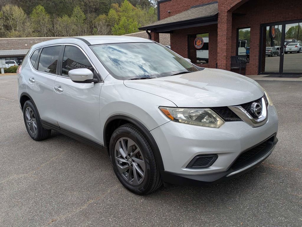 Used 2015 Nissan Rogue S image 2