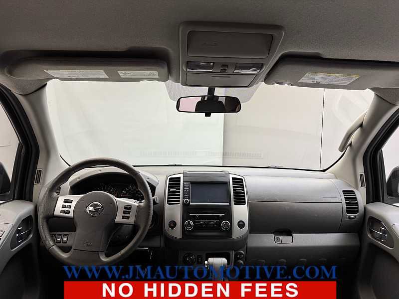 Used 2019 Nissan Frontier SV image 12