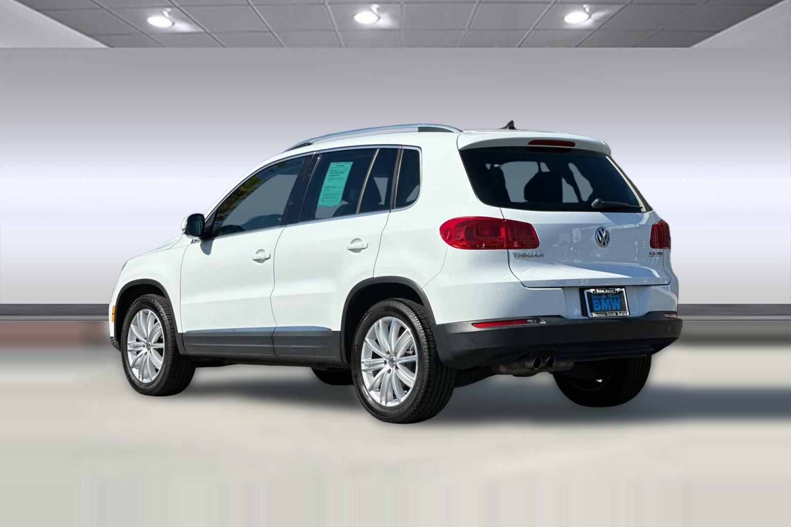 Used 2015 Volkswagen Tiguan S FWD image 3