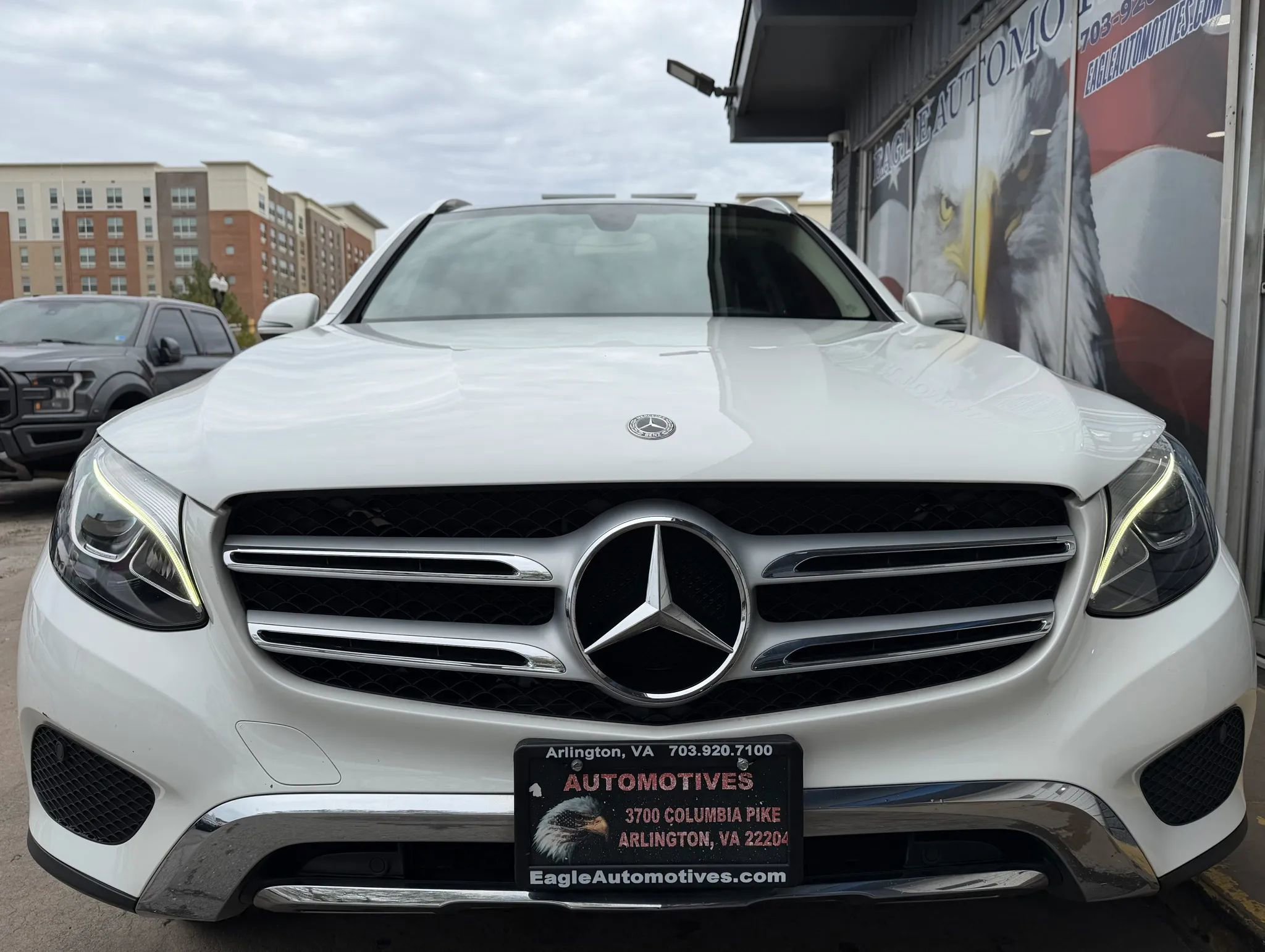 Used 2019 Mercedes-Benz GLC 300 4MATIC w/ Premium Package image 7