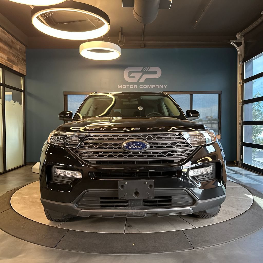 Used 2024 Ford Explorer XLT w/ Equipment Group 202A AWD/4WD image 8