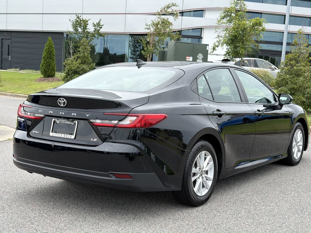 Used 2025 Toyota Camry LE FWD image 5