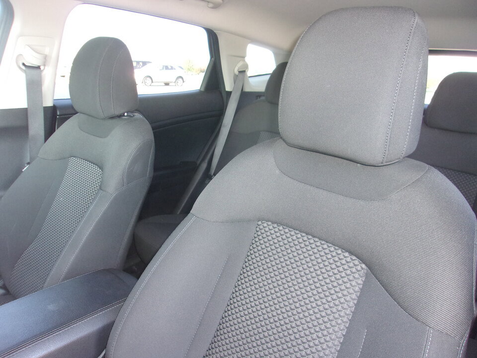 Used 2023 Kia Sportage LX image 9