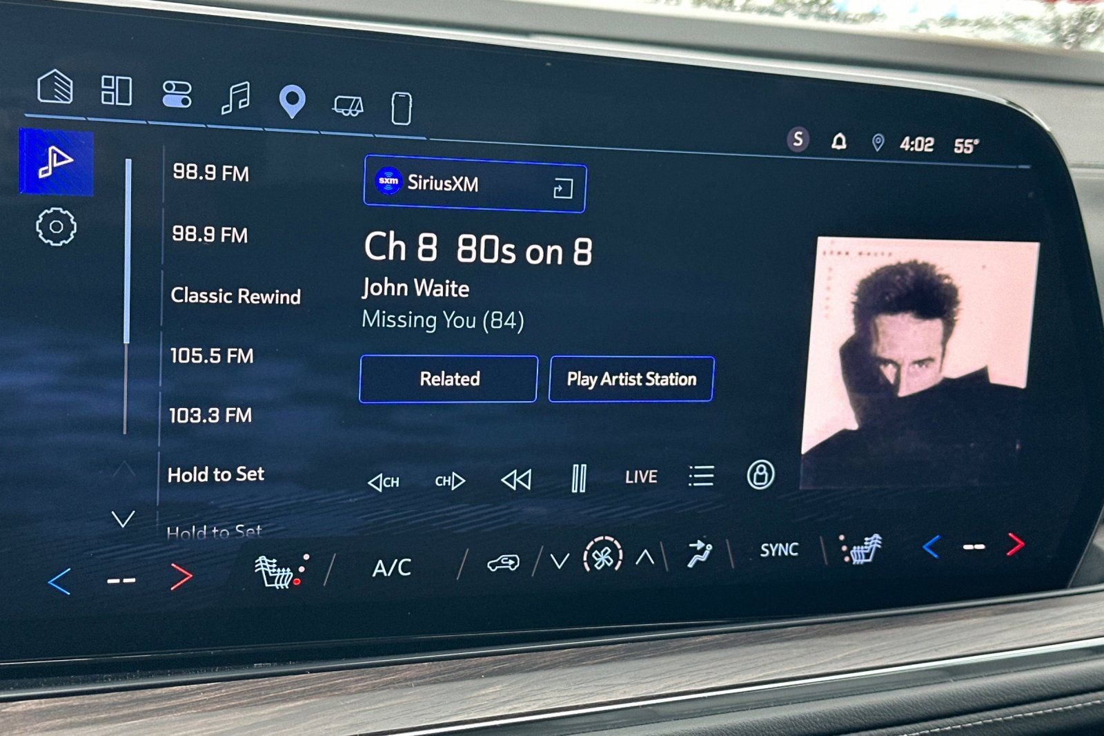 Used 2025 Chevrolet Suburban Z71 AWD/4WD image 18