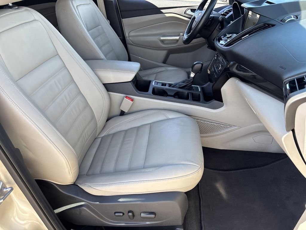 Used 2017 Ford Escape Titanium image 11