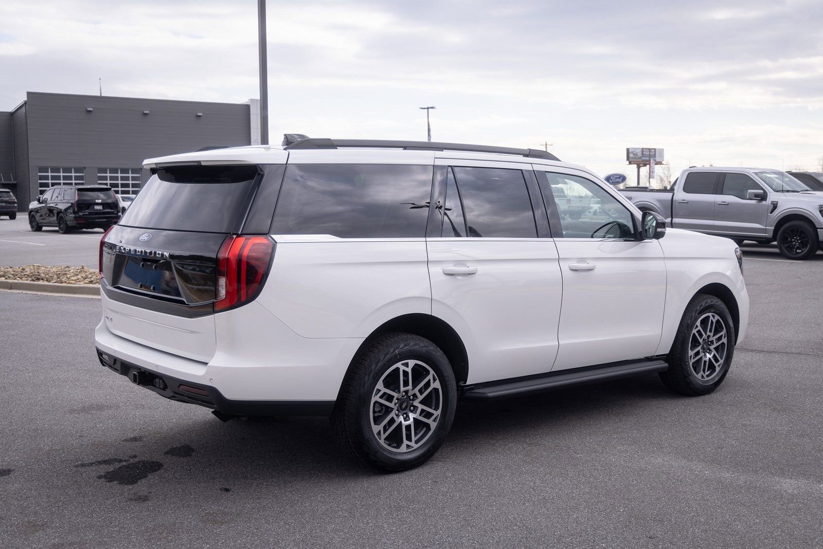 New 2026 Ford Expedition Active AWD/4WD image 10