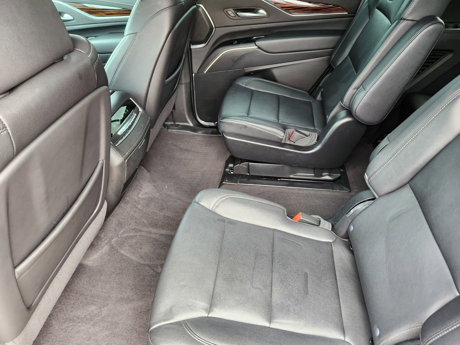 Used 2024 Cadillac Escalade Luxury w/ LPO, Floor Liner Package RWD image 43