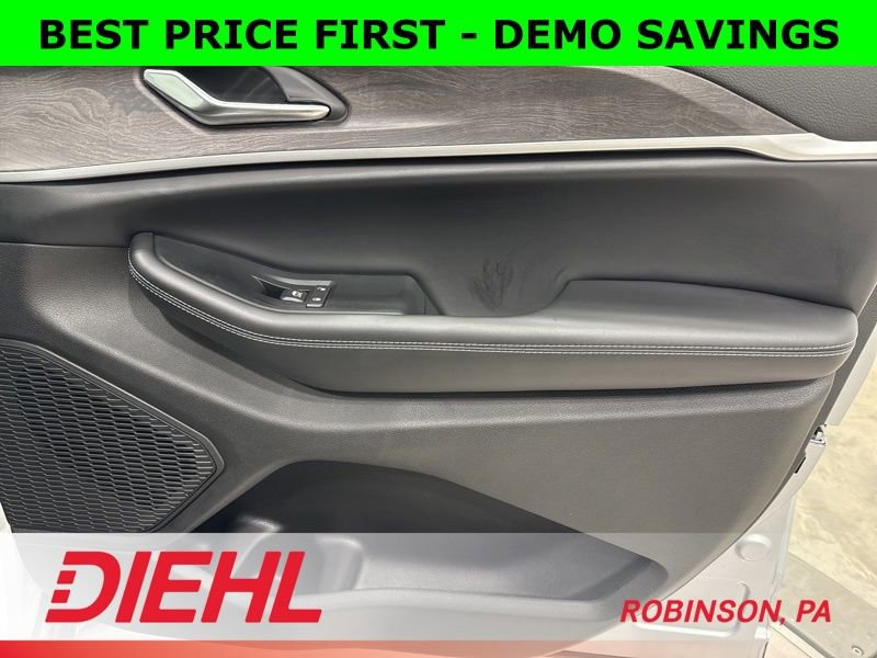 New 2025 Jeep Grand Cherokee L Limited w/ Luxury Tech Group II AWD/4WD image 17