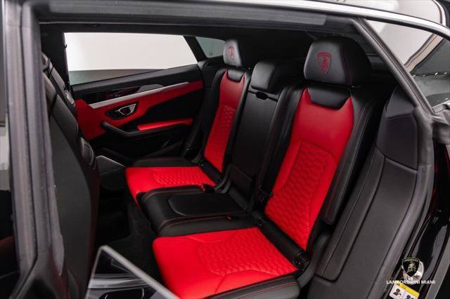 Used 2021 Lamborghini Urus AWD/4WD image 45