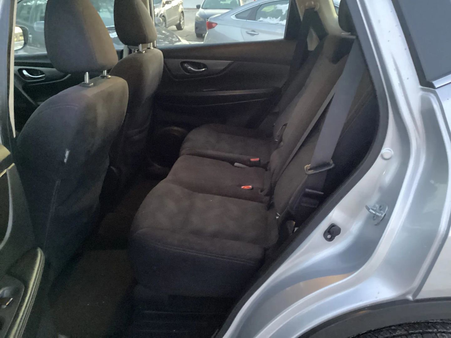 Used 2016 Nissan Rogue S image 18