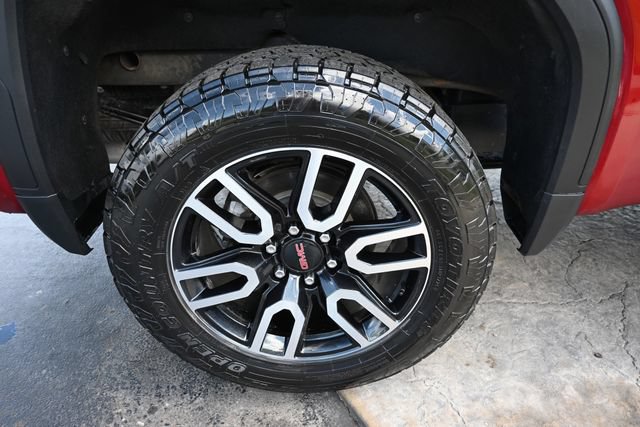 Used 2024 GMC Sierra 1500 AT4 w/ AT4 Premium Package AWD/4WD image 12