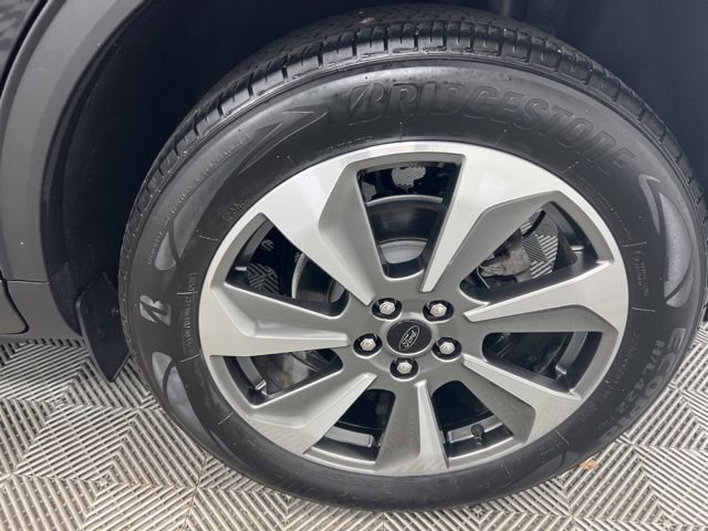 Used 2023 Ford Escape Platinum image 10