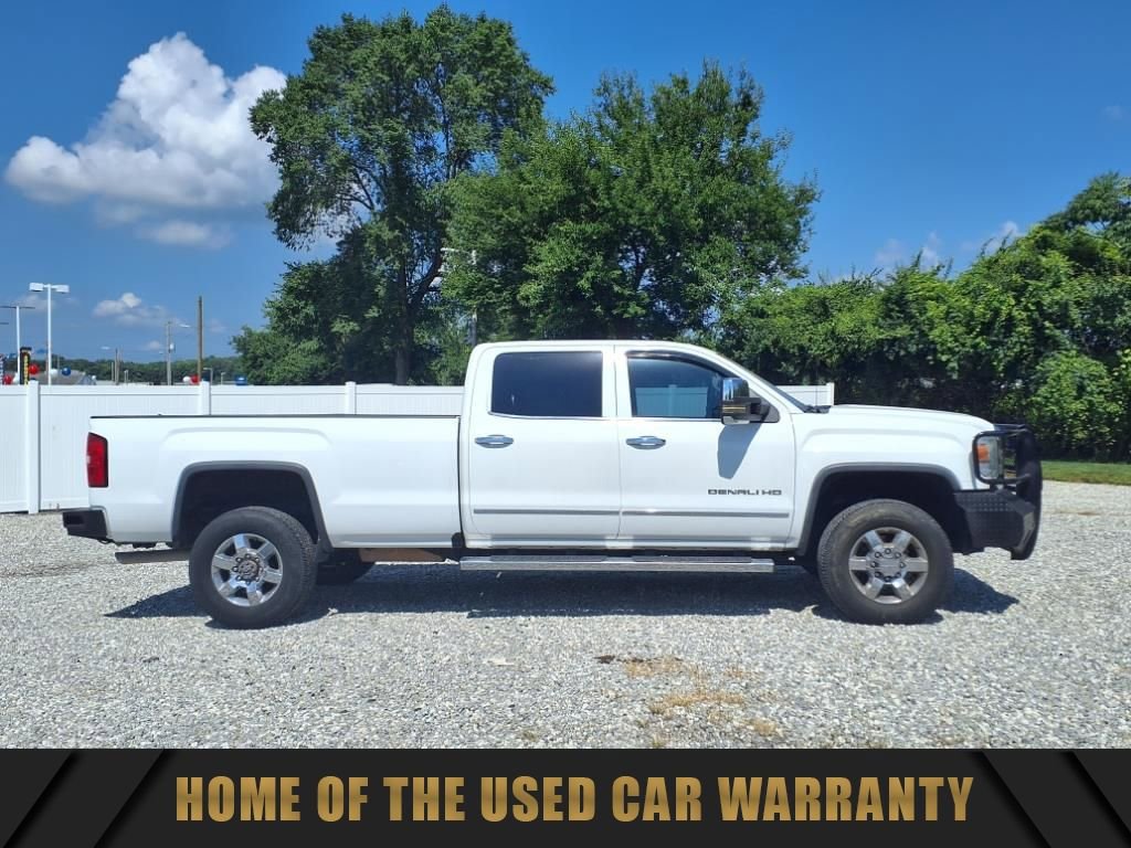 Used 2017 GMC Sierra 3500 Denali image 2