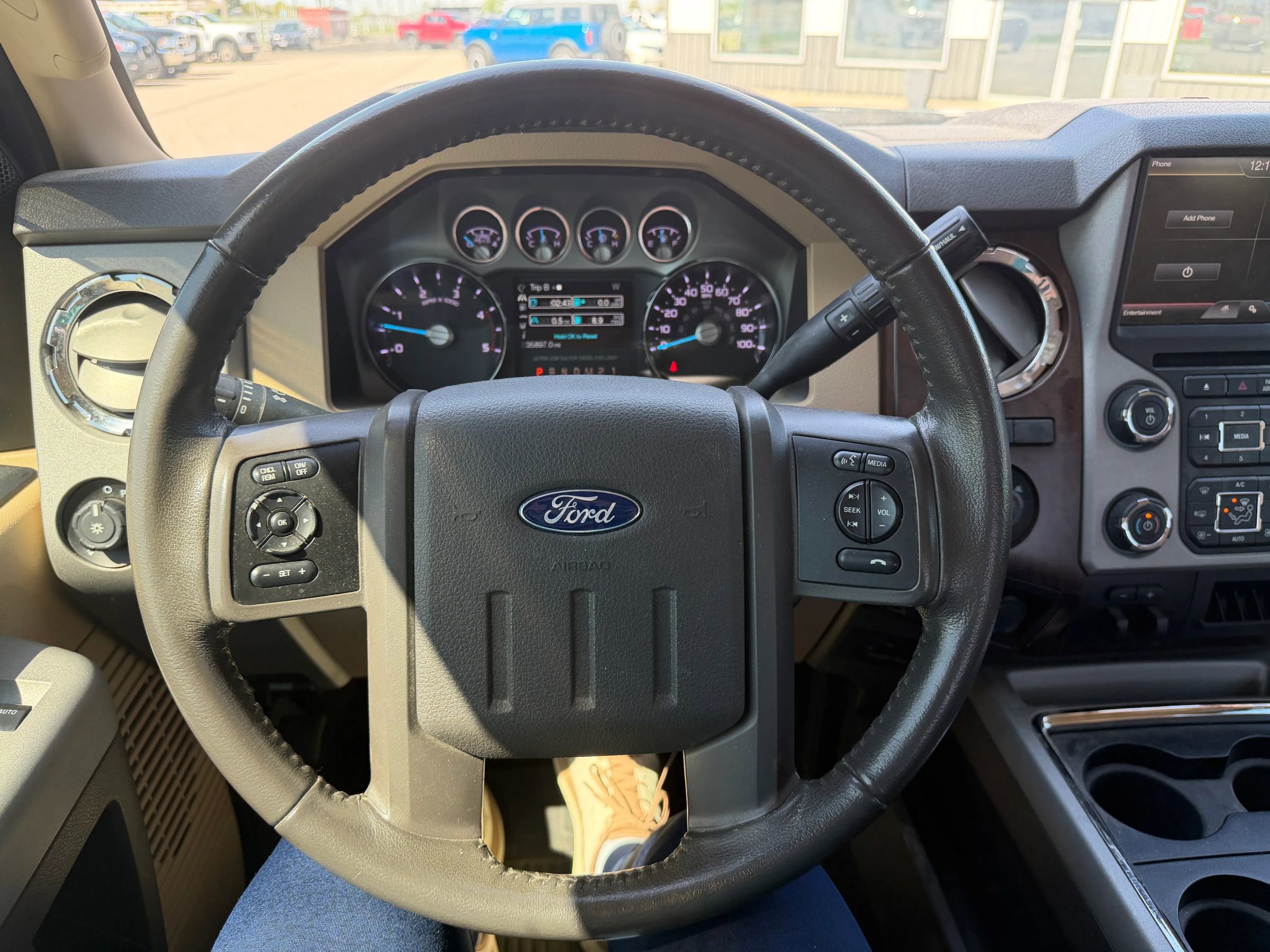 Used 2015 Ford F350 Lariat image 13
