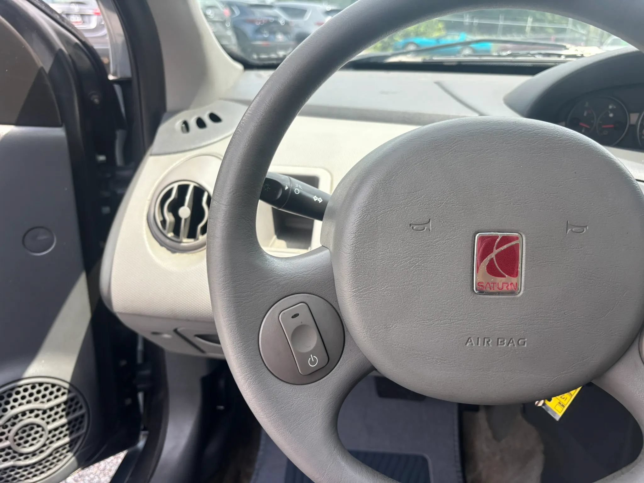 Used 2003 Saturn ION Level 2 w/ Convenience Pkg FWD image 9