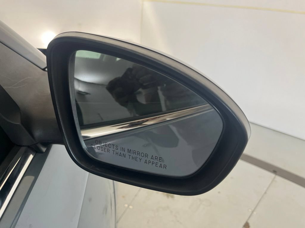 Used 2025 Nissan Sentra SR FWD image 48