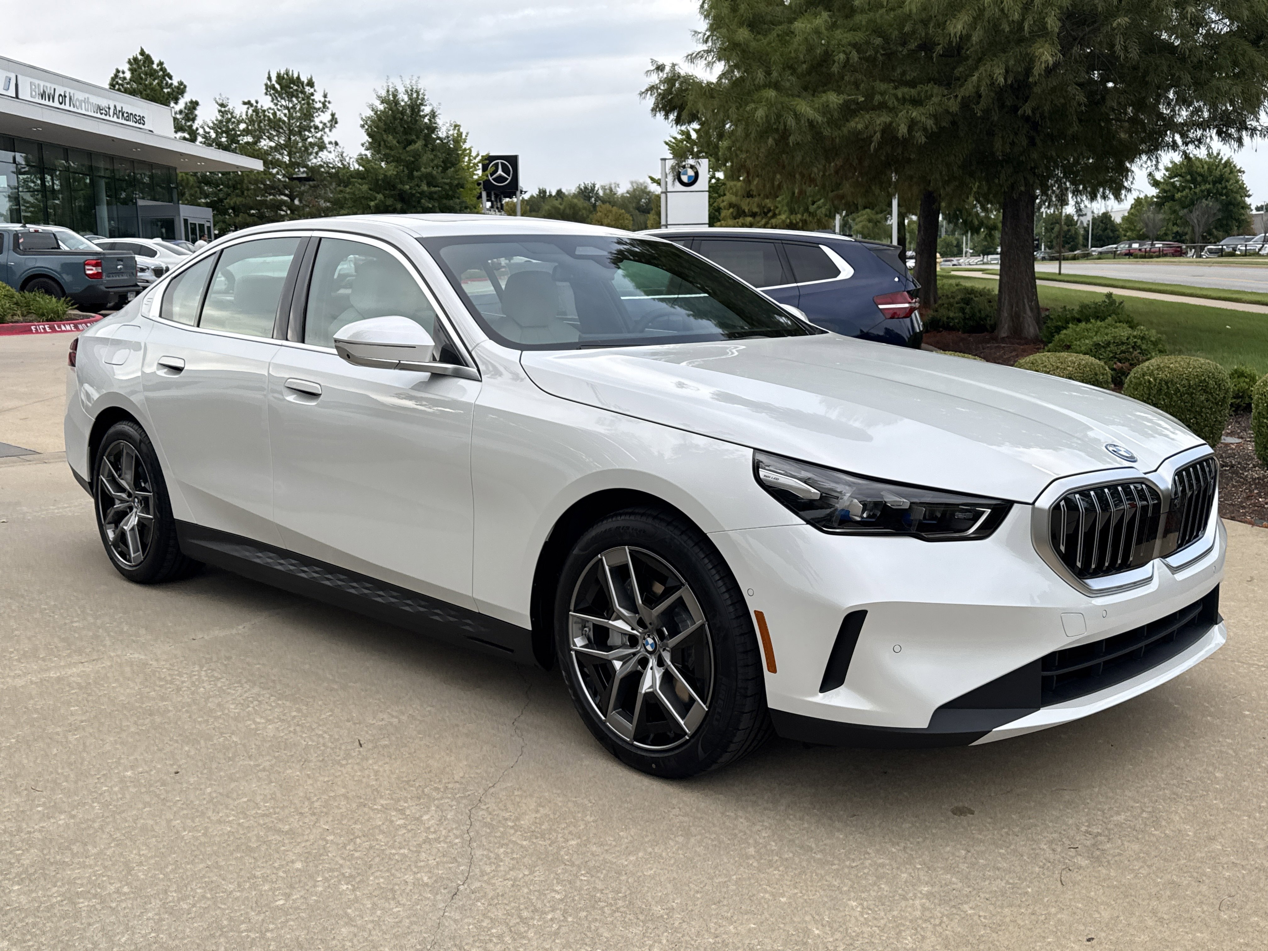 New 2026 BMW i5 eDrive40 w/ Premium Package image 6