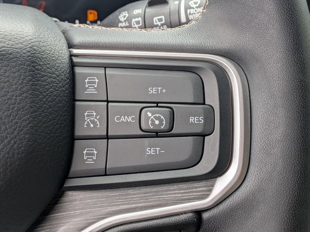 Used 2024 Jeep Wagoneer Series II AWD/4WD image 27