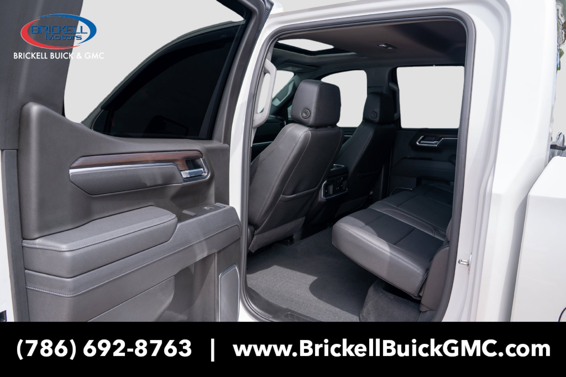 Used 2025 GMC Sierra 1500 SLT w/ SLT Premium Plus Package AWD/4WD image 23