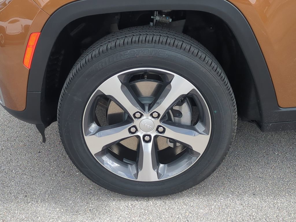 New 2026 Jeep Grand Cherokee L Limited RWD image 11