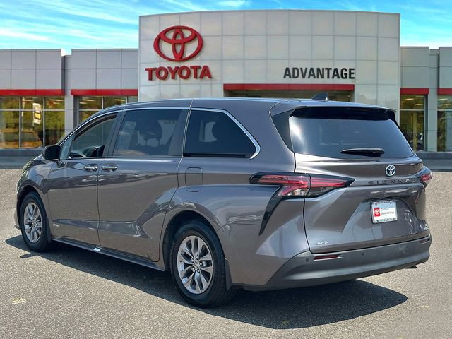 Used 2021 Toyota Sienna XLE AWD/4WD image 7
