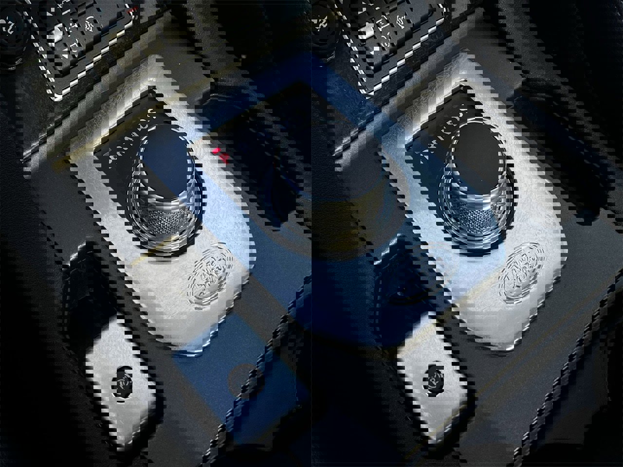 Used 2016 Land Rover LR4 HSE image 17