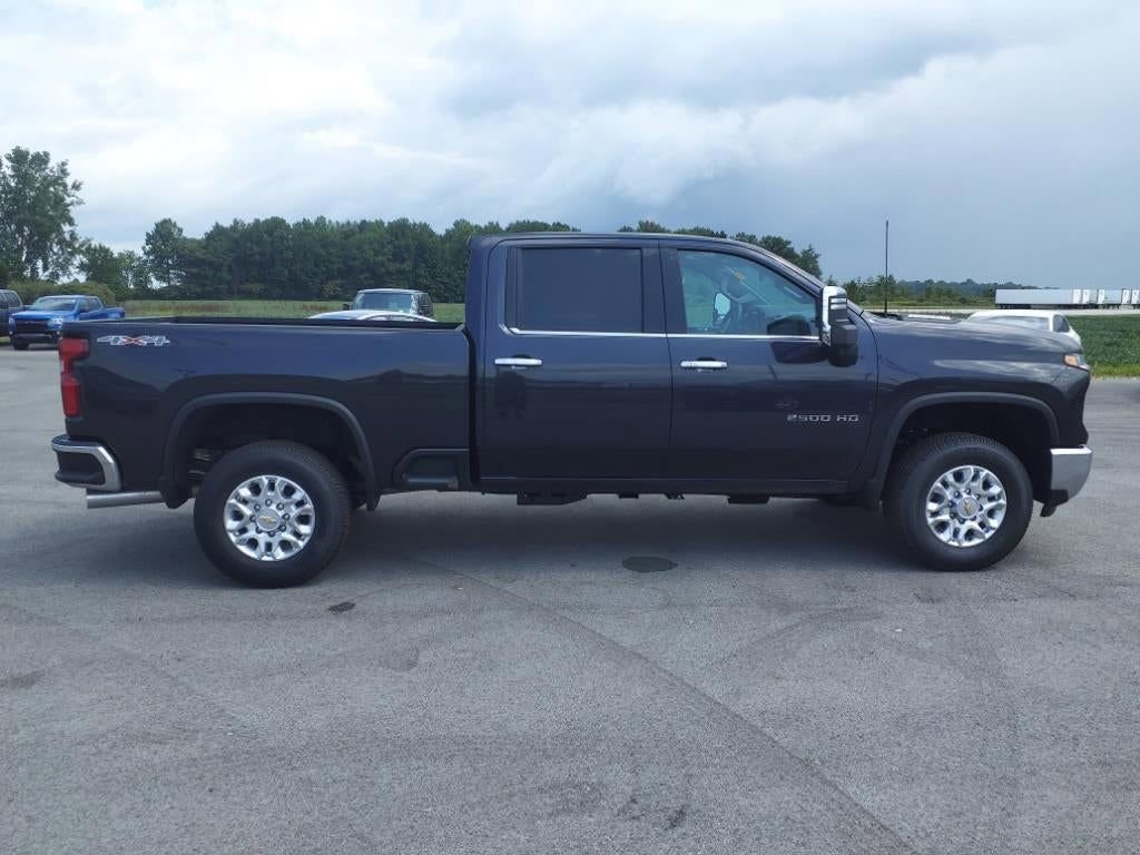 Used 2024 Chevrolet Silverado 2500 LTZ w/ LTZ Convenience Package image 8