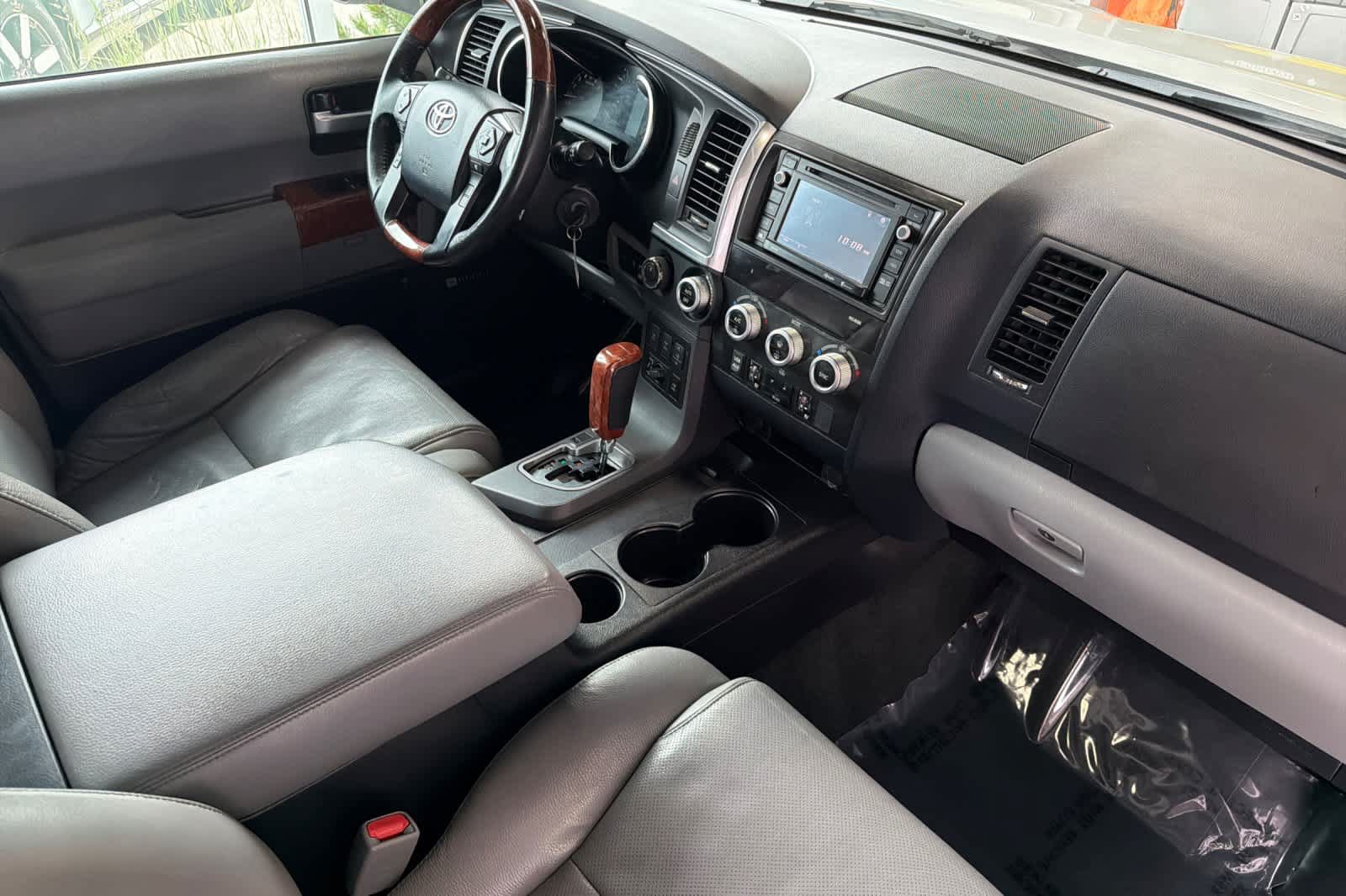 Used 2018 Toyota Sequoia Platinum w/ Carpet Mat Package AWD/4WD image 20