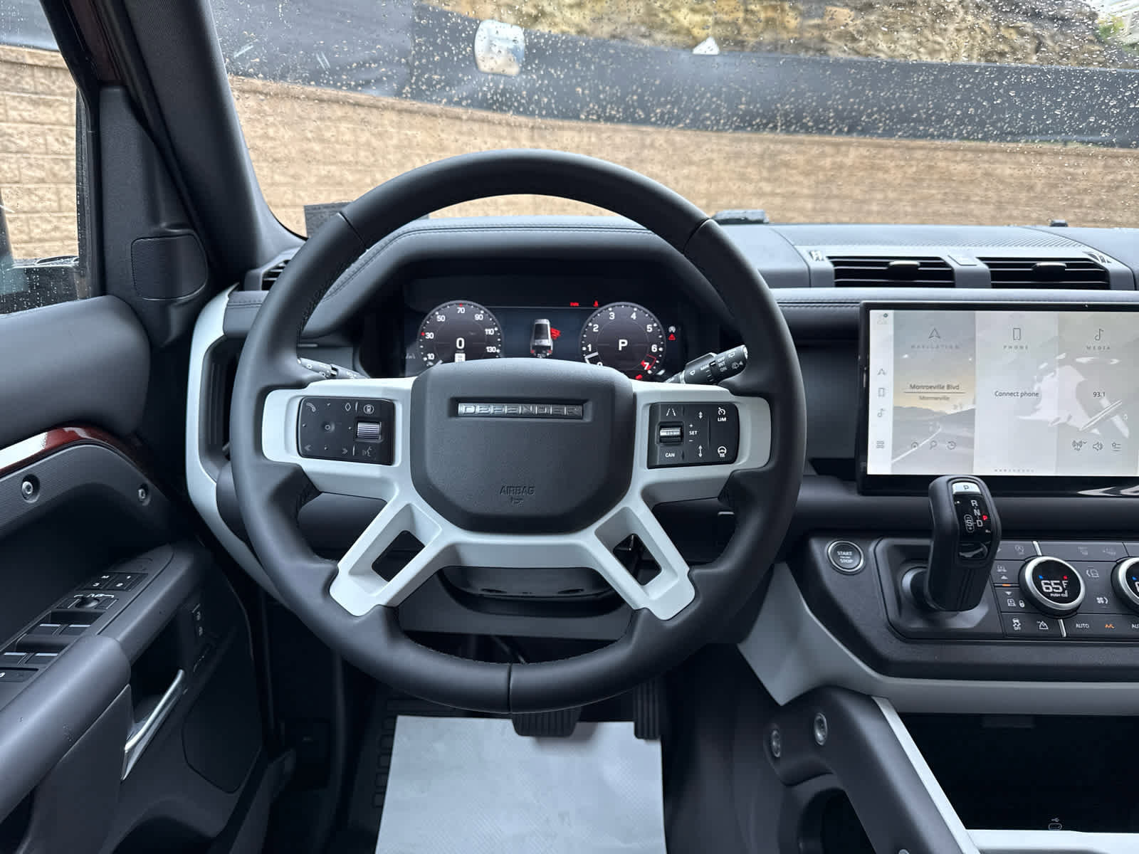 Used 2025 Land Rover Defender 130 S image 10