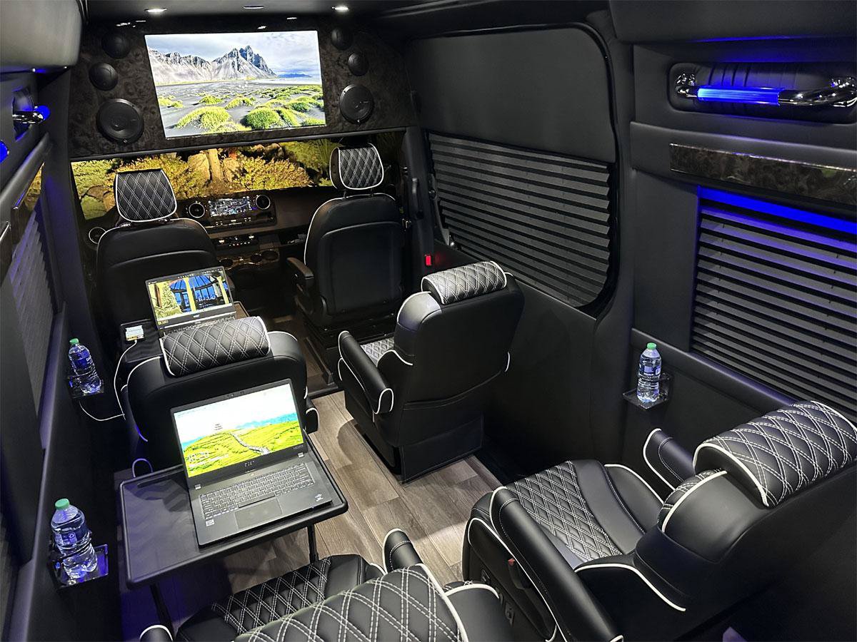 Used 2024 Mercedes-Benz Sprinter 3500 image 36
