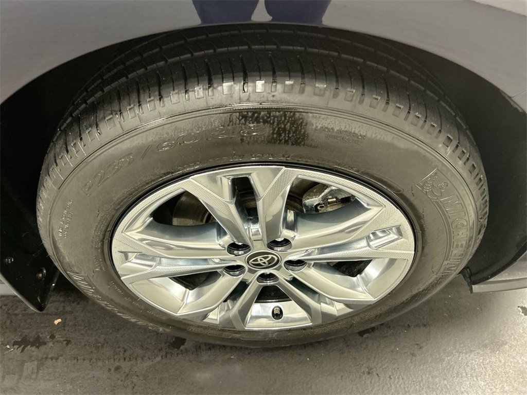 Used 2025 Toyota Sienna Platinum image 12