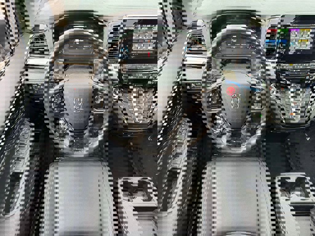 Used 2023 Honda Odyssey Touring image 18