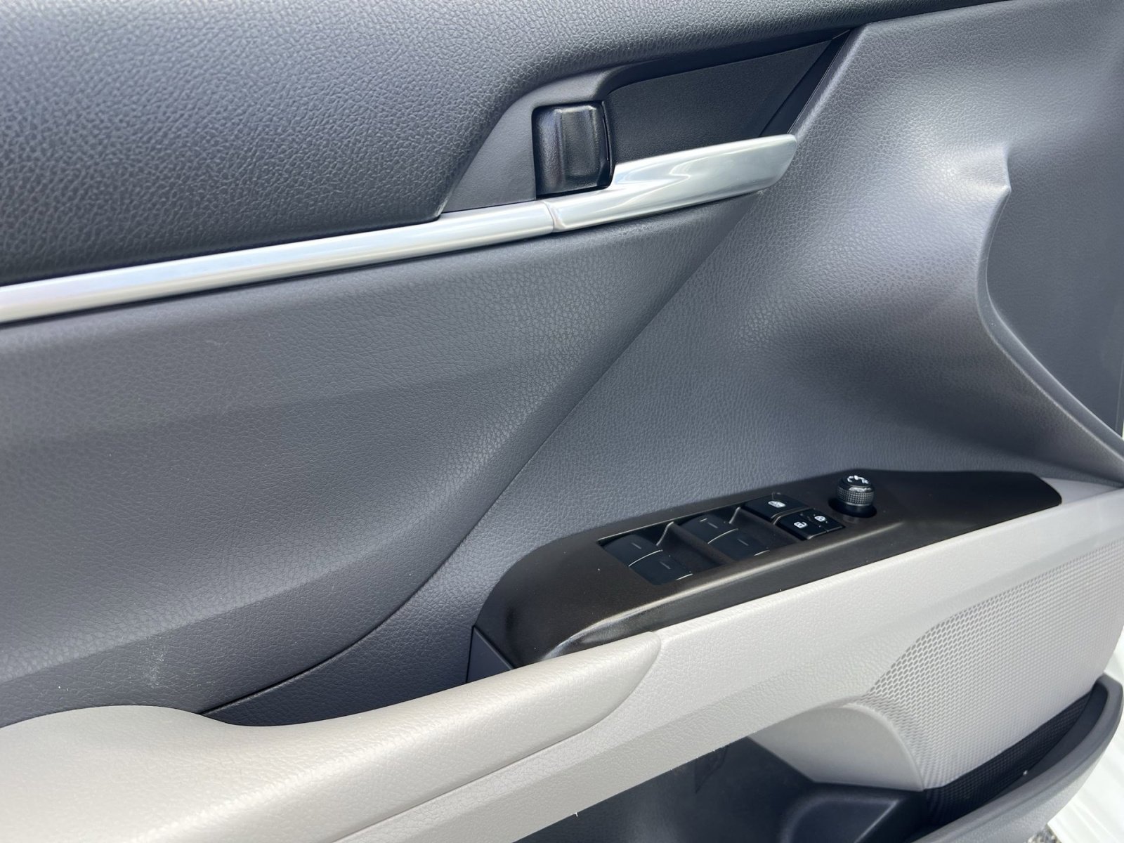 Used 2023 Toyota Camry SE image 15
