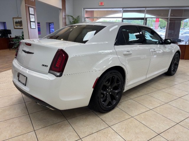 Used 2021 Chrysler 300 Touring w/ Sport Appearance Package RWD image 5