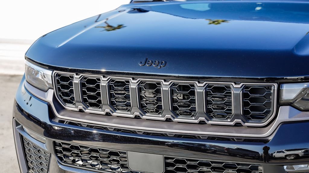 New 2026 Jeep Grand Cherokee Limited w/ Limited Altitude Package RWD image 6