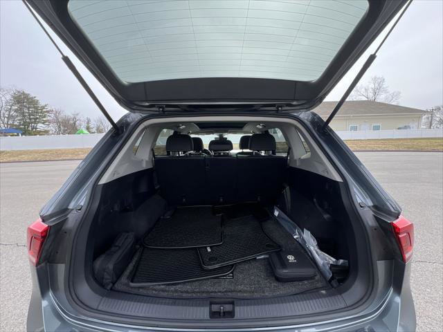 Certified 2022 Volkswagen Tiguan SE w/ Panoramic Sunroof Package image 23
