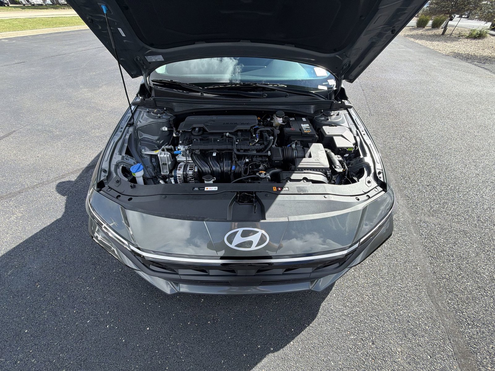 New 2026 Hyundai Elantra Limited FWD image 26