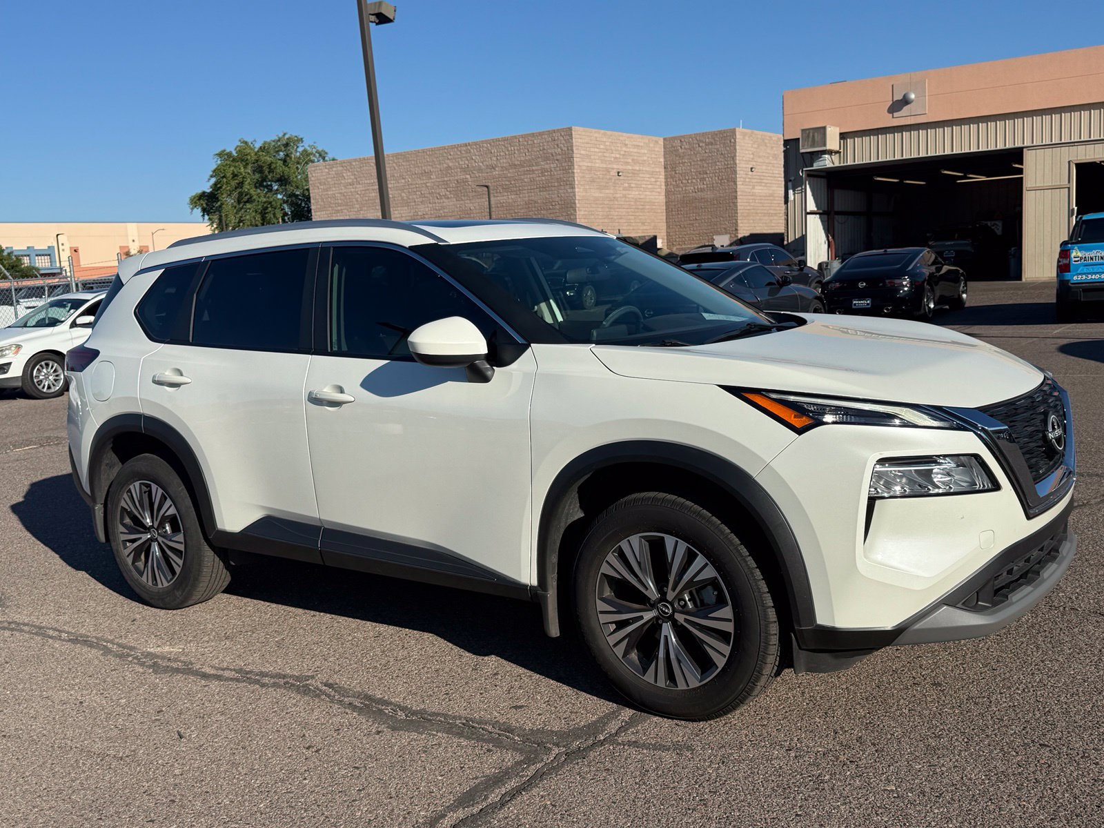 Used 2023 Nissan Rogue SV w/ SV Premium B Package FWD image 3