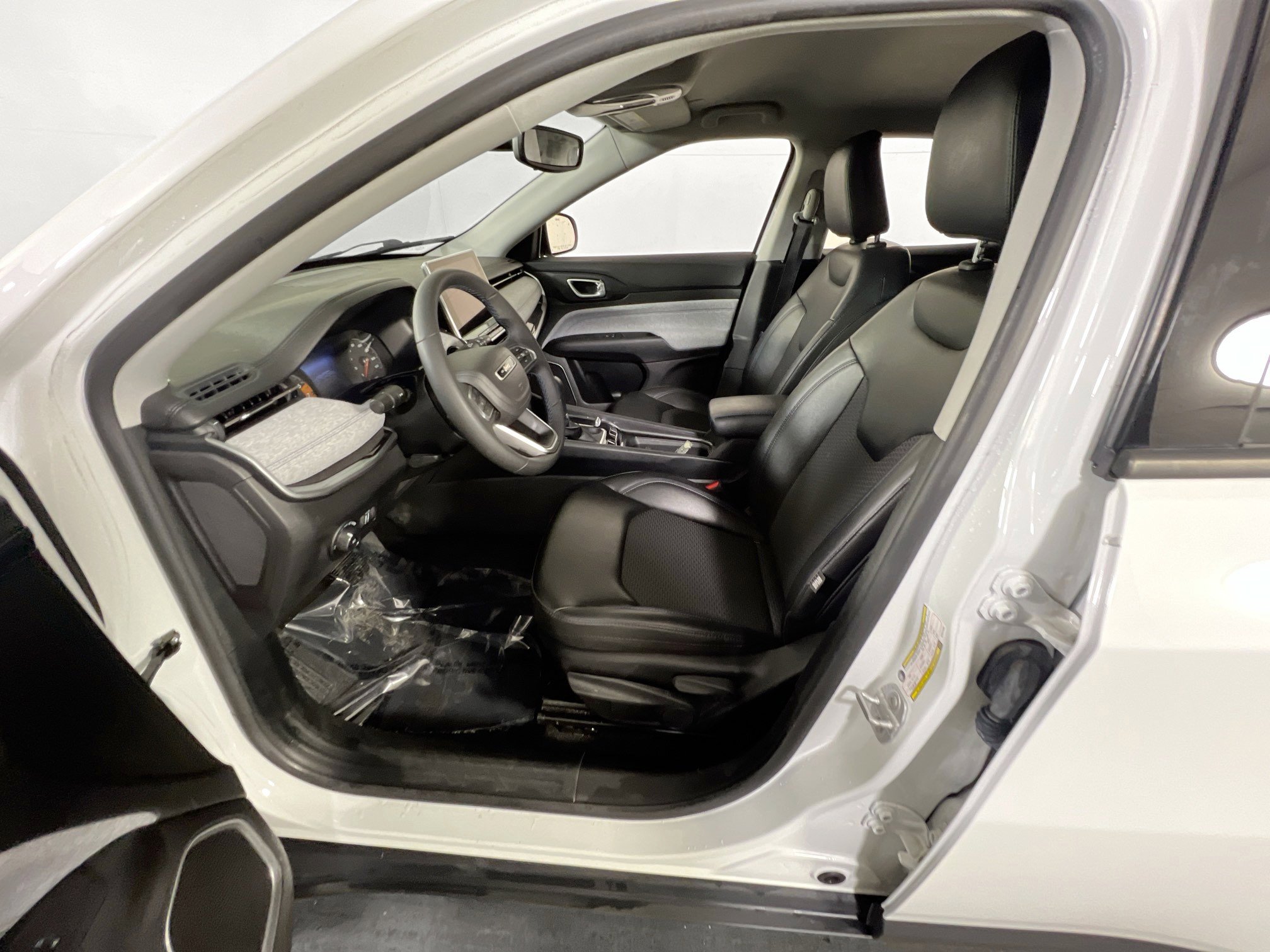 Used 2022 Jeep Compass Latitude image 19