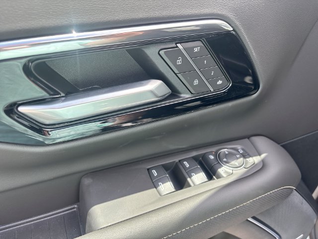 New 2026 Chevrolet Suburban Premier AWD/4WD image 13