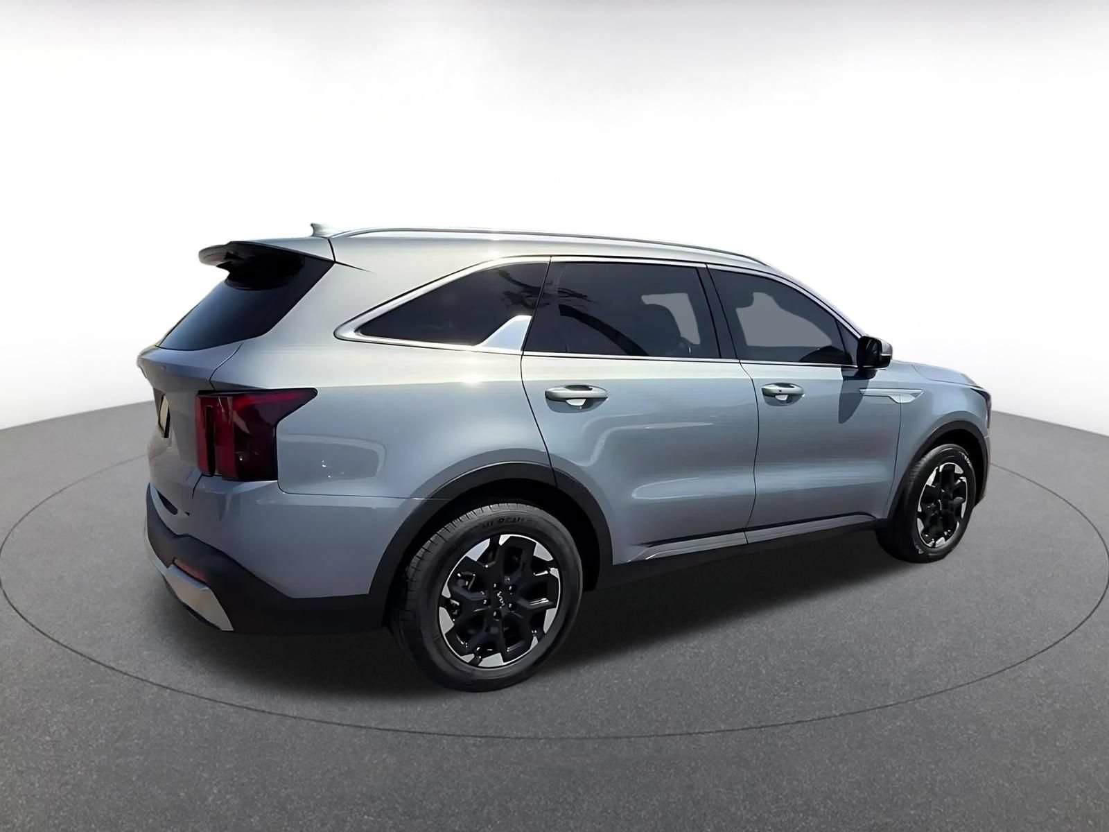 Used 2024 Kia Sorento S FWD image 14